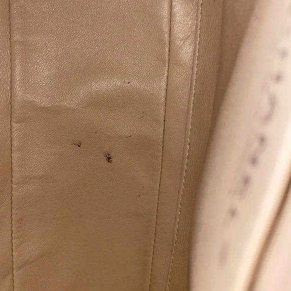 Chanel jumbo single flap bought at Yoogie’s Closet had it cleaned touched up - Picture 9 of 15